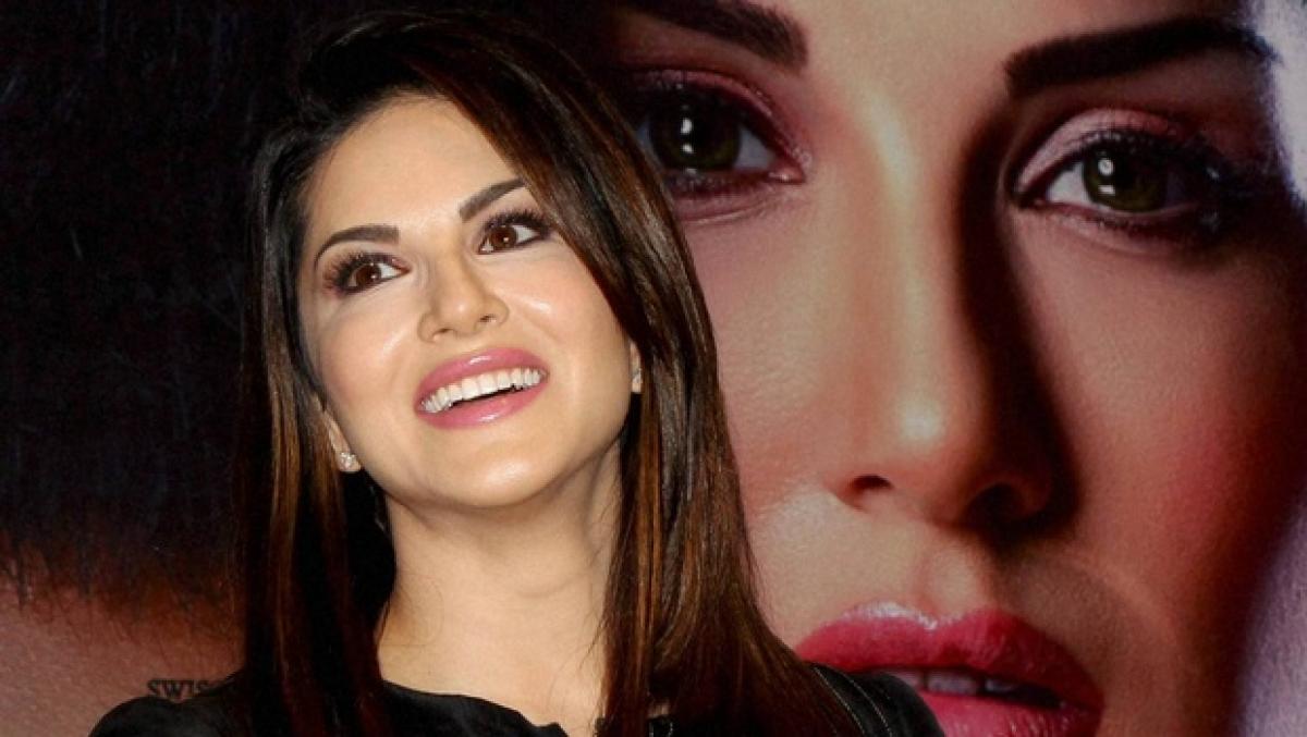 Who said I dont kiss on camera? asks Sunny Leone